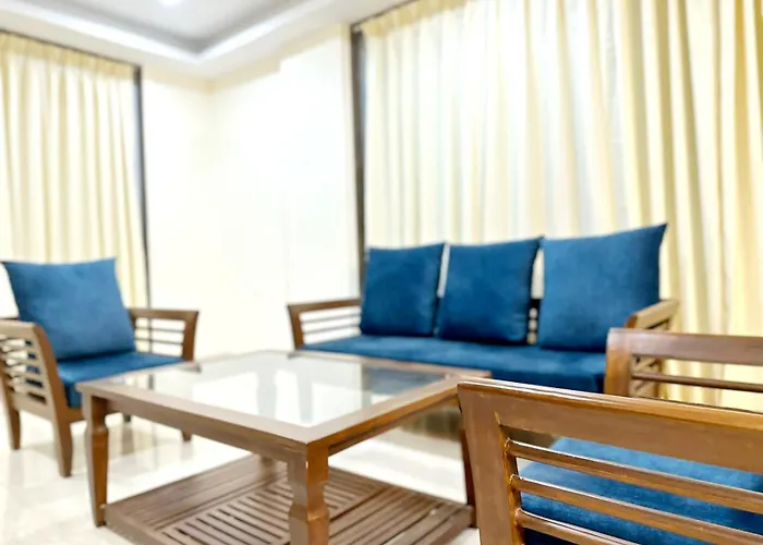 Yellowbrick Villa - Near Market /Swimming Pool/ Ac/ Luxurious