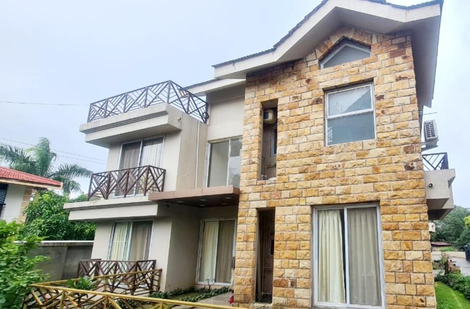 Yellowbrick - Near Market /swimming Pool/ Ac/ Luxurious *