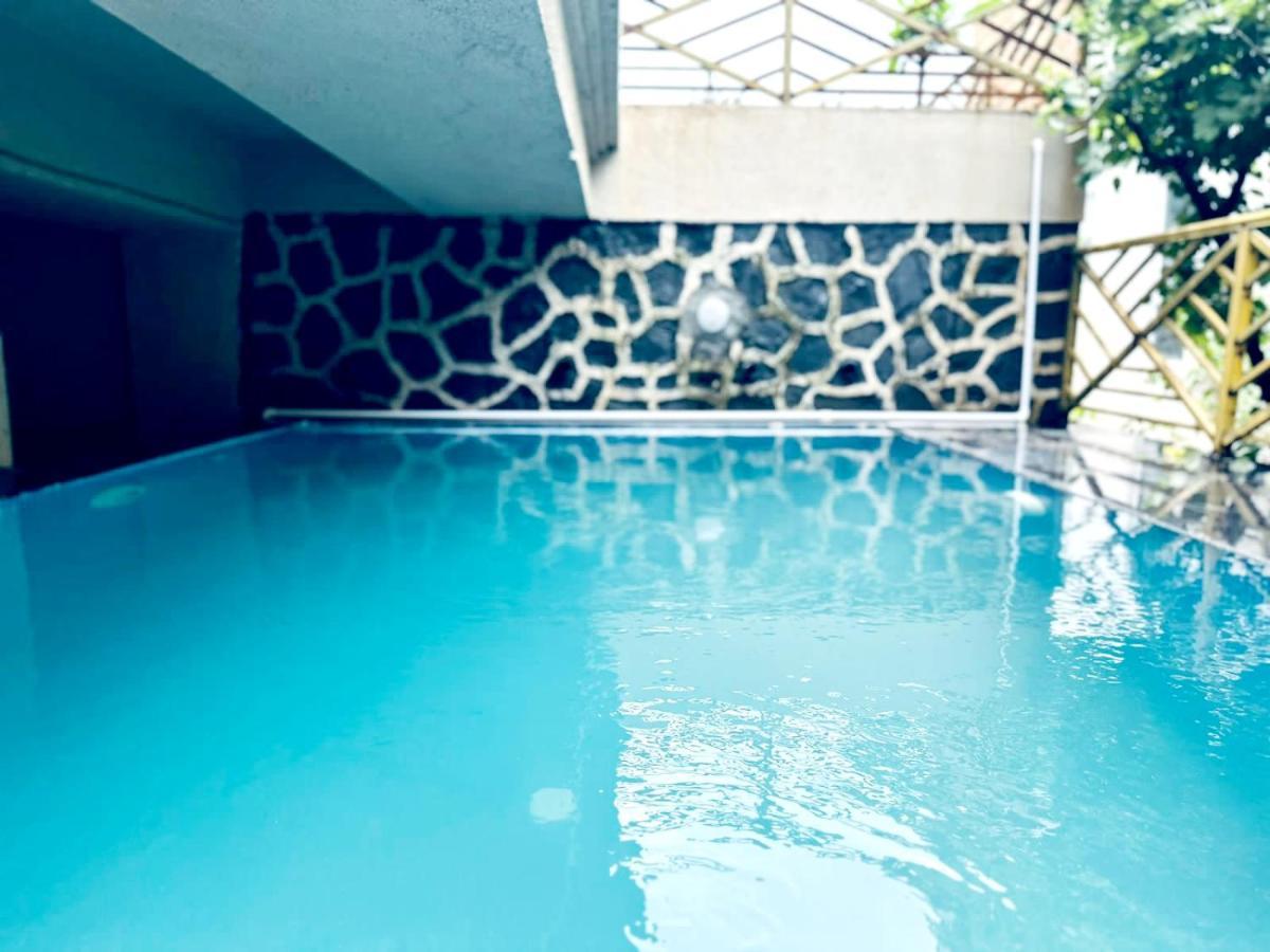 Villa Yellowbrick - Near Market /swimming Pool/ Ac/ Luxurious
