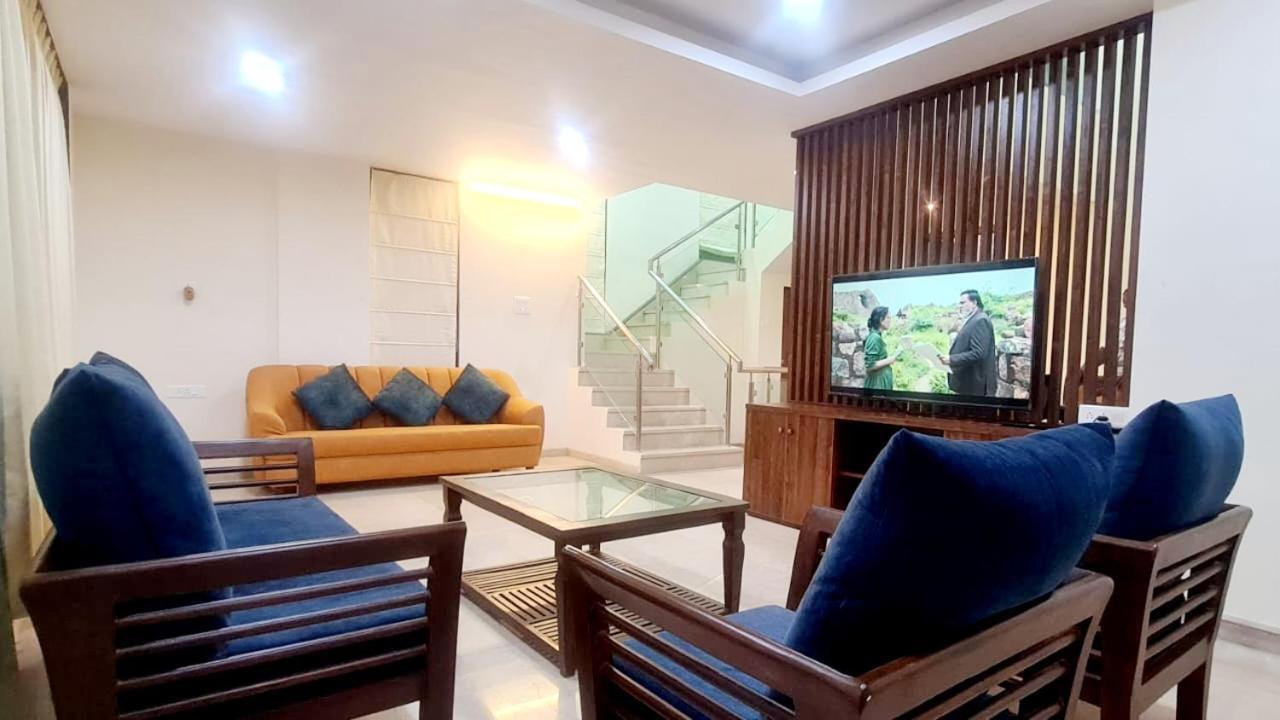 Villa Yellowbrick - Near Market /swimming Pool/ Ac/ Luxurious