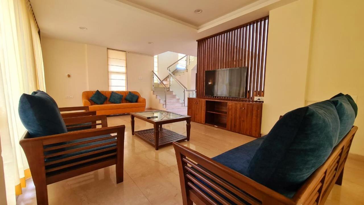 Villa Yellowbrick - Near Market /swimming Pool/ Ac/ Luxurious Lonavala