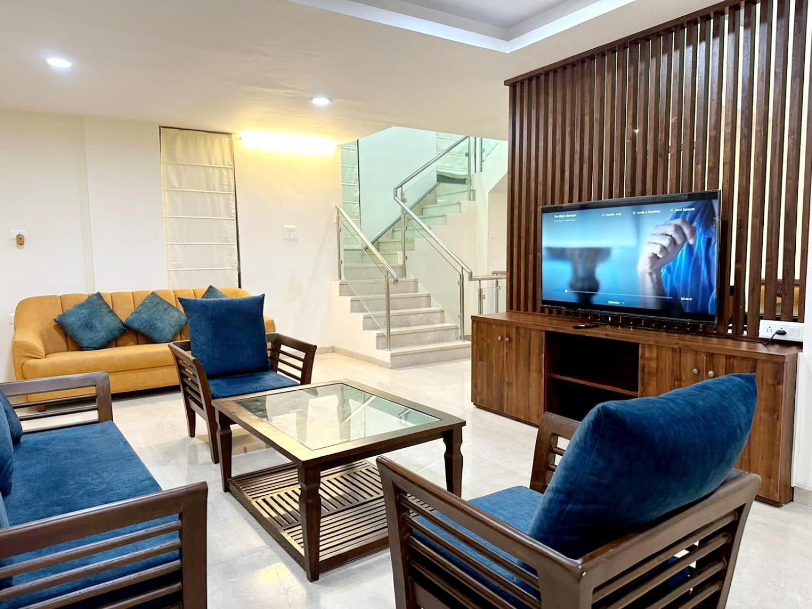 Yellowbrick - Near Market /swimming Pool/ Ac/ Luxurious Villa