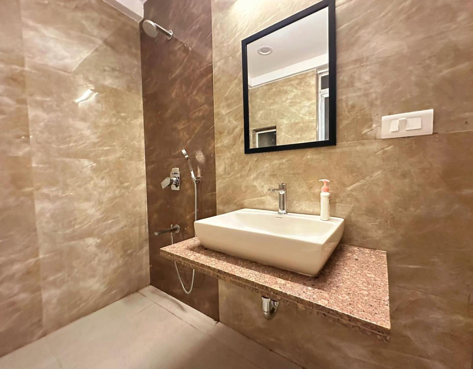 Yellowbrick - Near Market /swimming Pool/ Ac/ Luxurious *